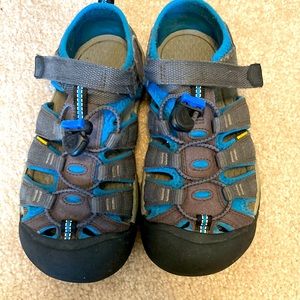 Keen Newport size 2
